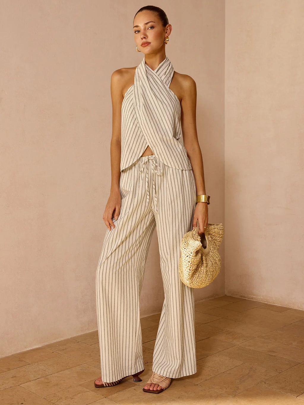 Set Casual de Verano: Top Cuello Halter Sin Mangas y Pantalón Largo a Rayas