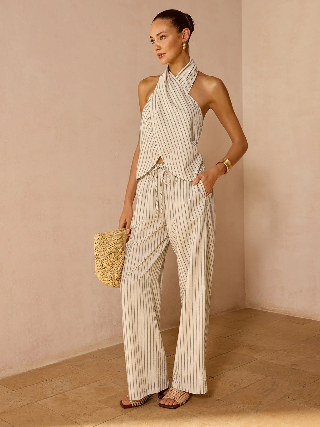 Set Casual de Verano: Top Cuello Halter Sin Mangas y Pantalón Largo a Rayas