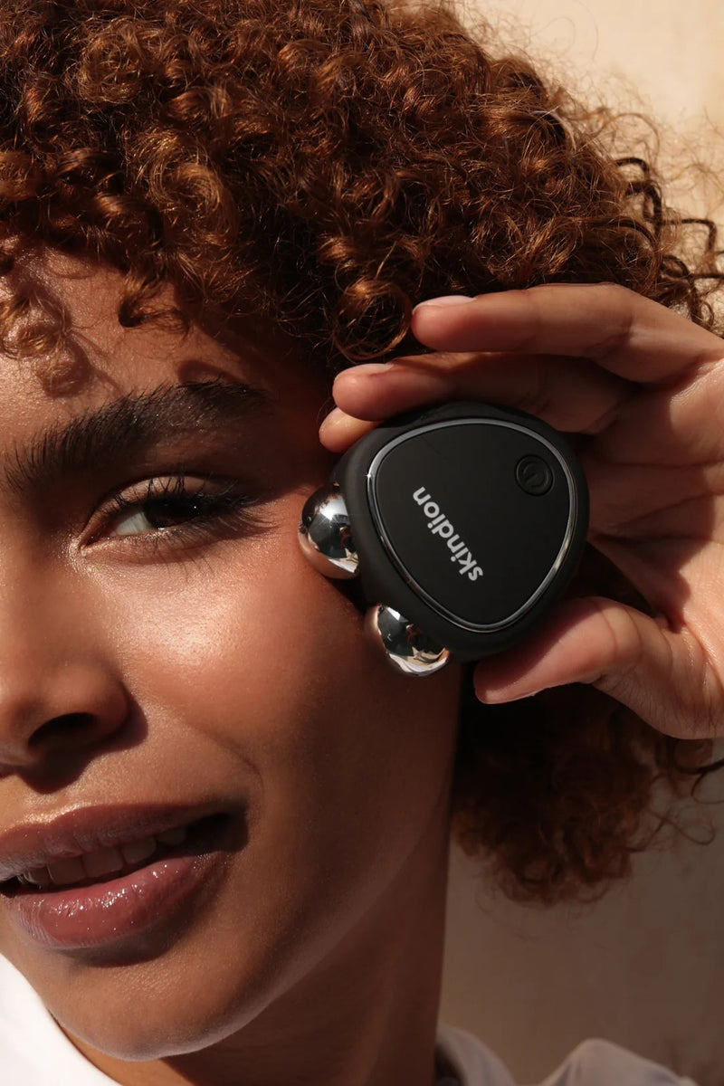Dispositivo de Lifting Facial color Negro